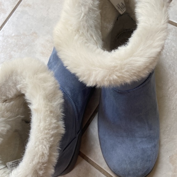 Blue and white fluffy boots ❄️ - Picture 5 of 6